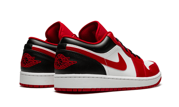 Pandabuy Air Jordan 1 Low Bulls