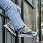 Pandabuy Yeezy 700 Wave Runner Solid Grey