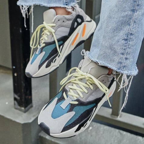 Pandabuy Yeezy 700 Wave Runner Solid Grey