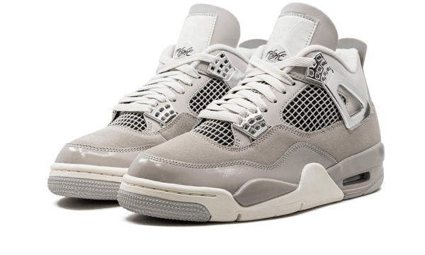 Pandabuy Air Jordan 4 Retro Frozen Moments