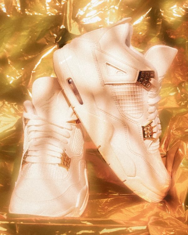 Pandabuy Air Jordan 4 Sail Metallic Gold