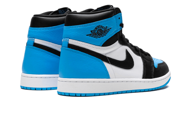 Pandabuy Air Jordan 1 Retro High And Unc Toe (2023)