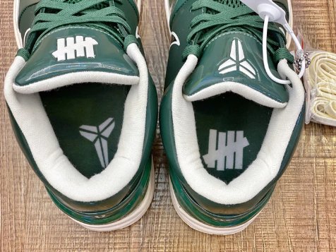 Nike Kobe 4 X  Undefeated Milwaukee Bucks