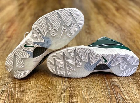 Nike Kobe 4 X  Undefeated Milwaukee Bucks